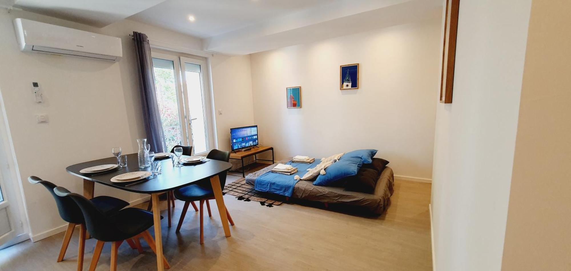 Via Domitia Apartment *